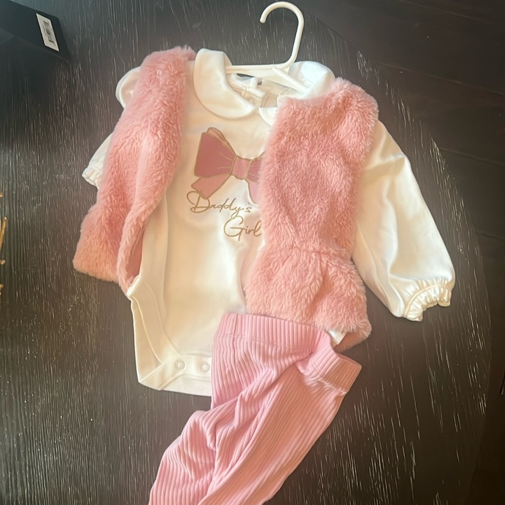 River island 6-9 month cute 3 piece set comes with faux fur shirt and pants .